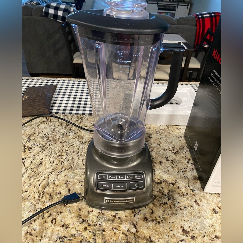 Kitchen aid blender in box used a handful of times